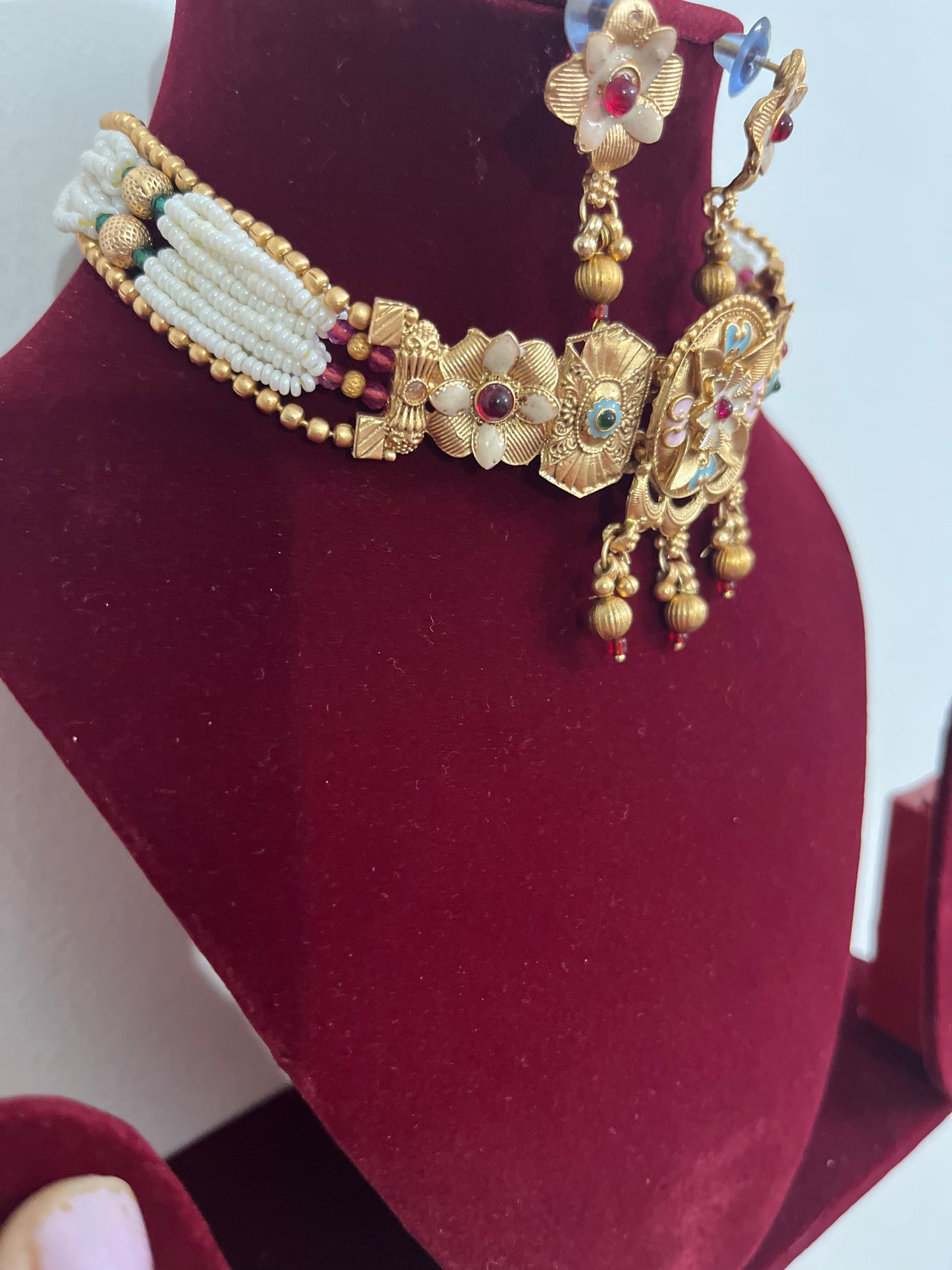 Rajwada Pearl Choker