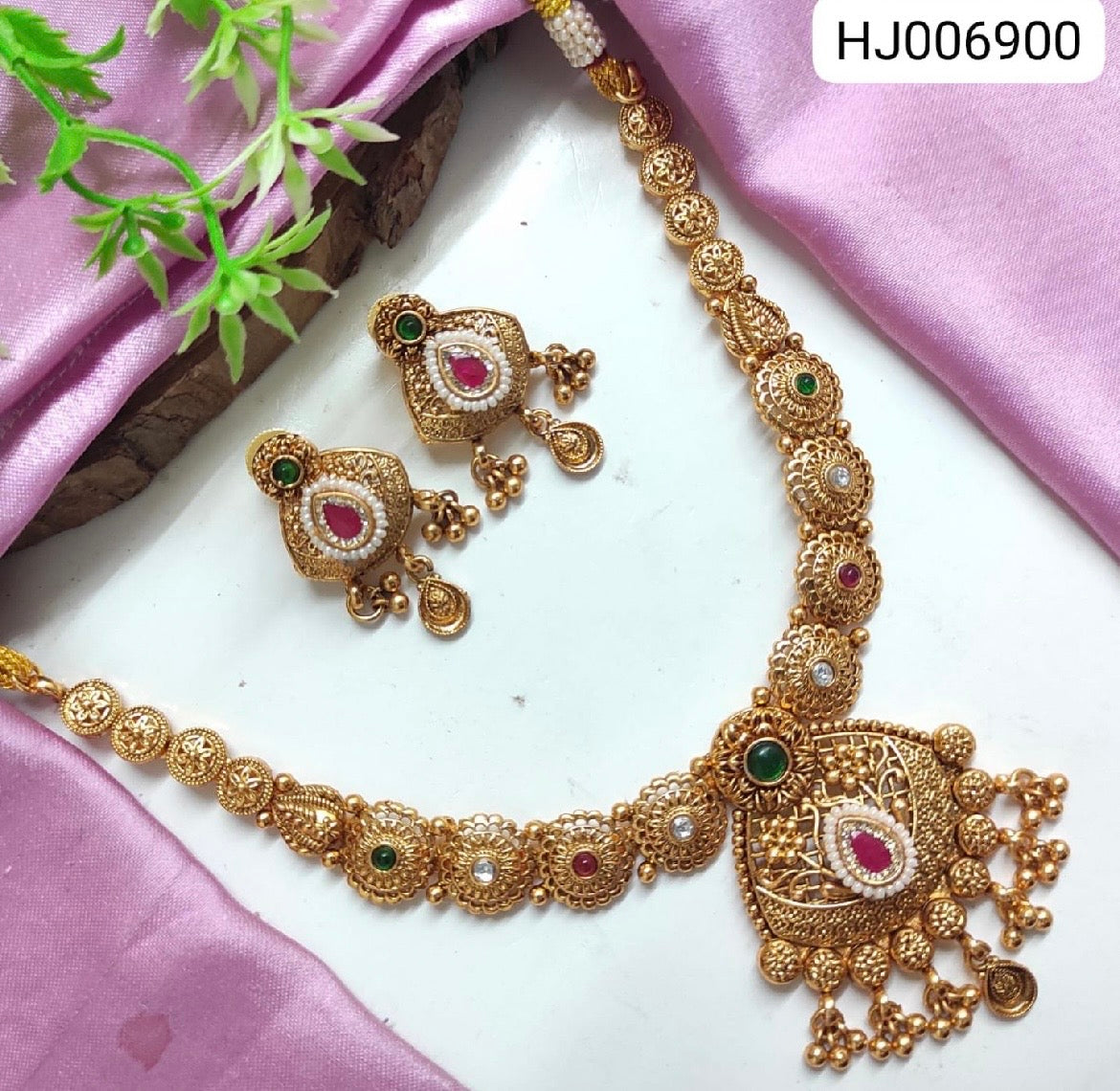 Shikha antique gold necklace