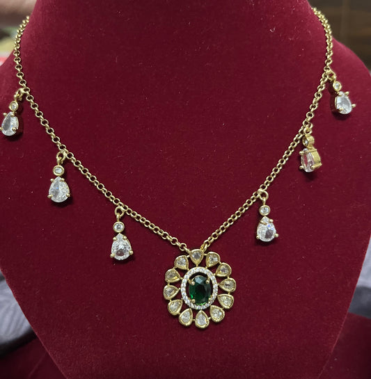 Emerald Bloom Minimal Necklace