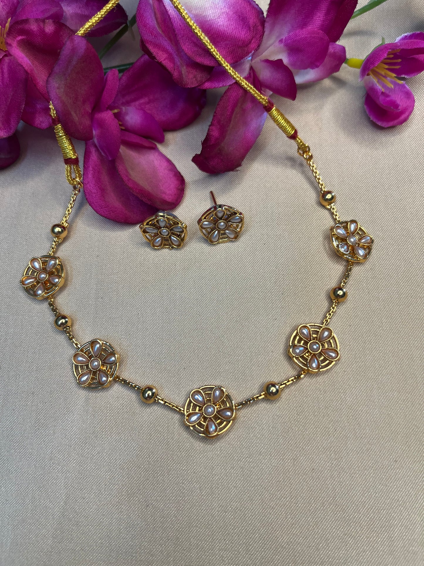 Pear blossom choker