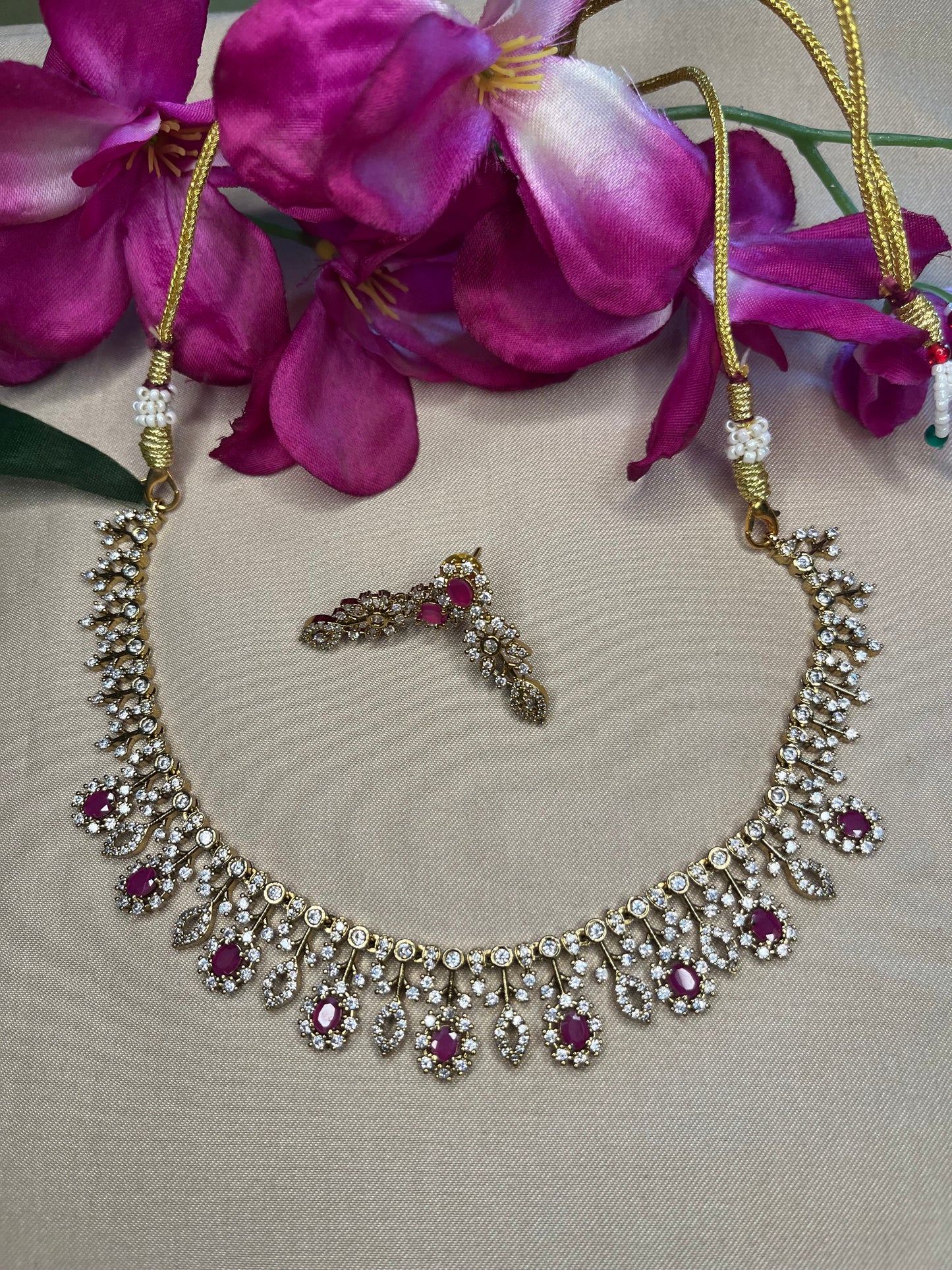Ruby bloom choker
