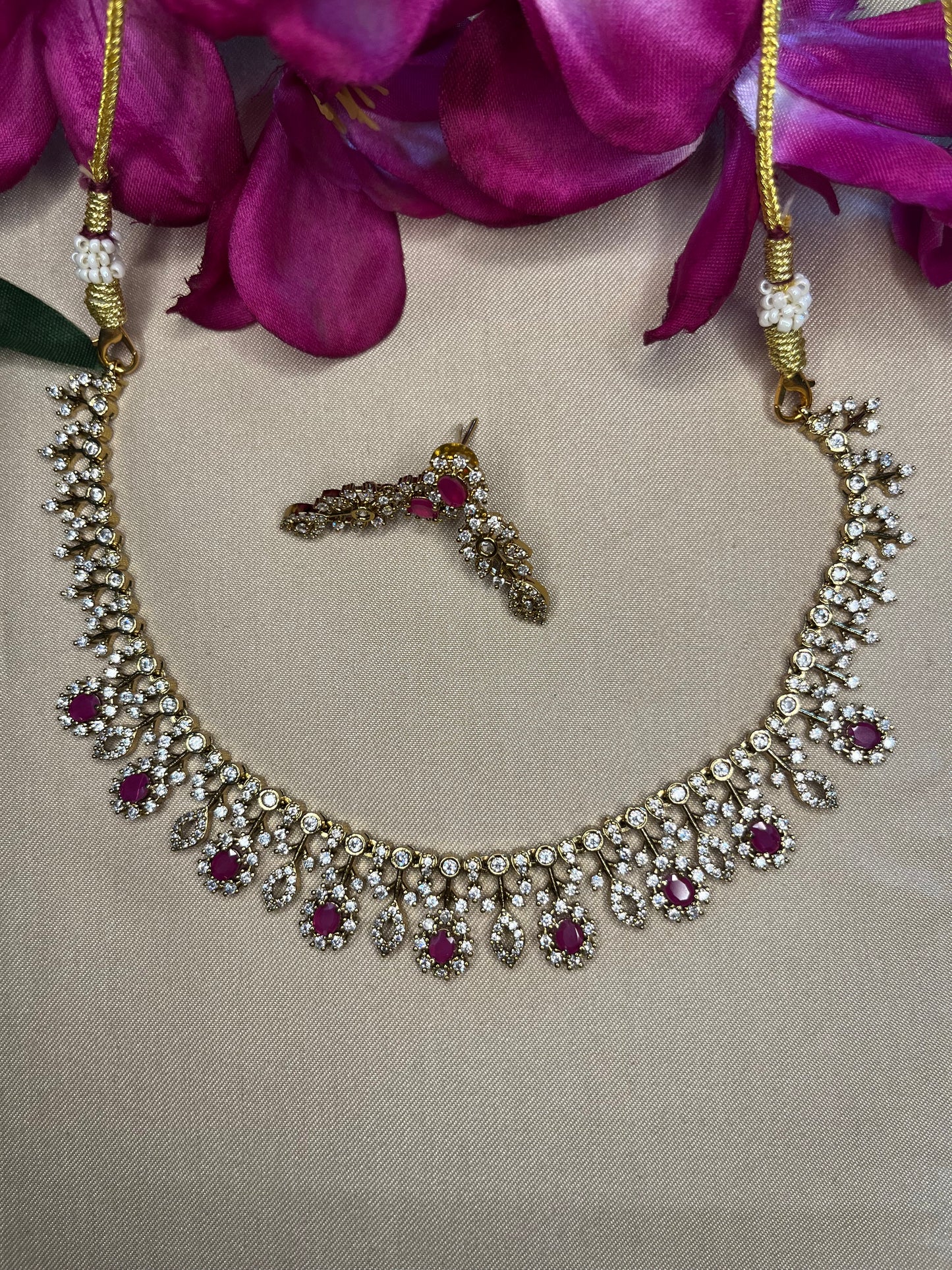 Ruby bloom choker