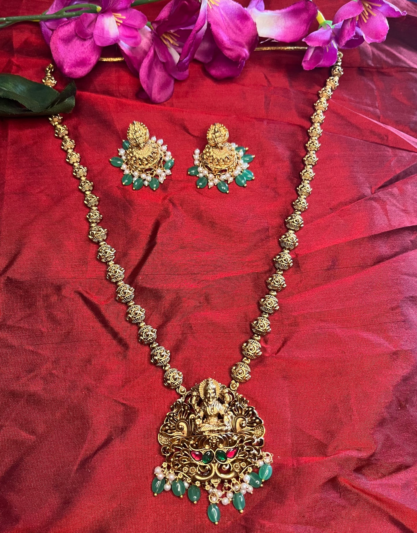 Golden beads Haram