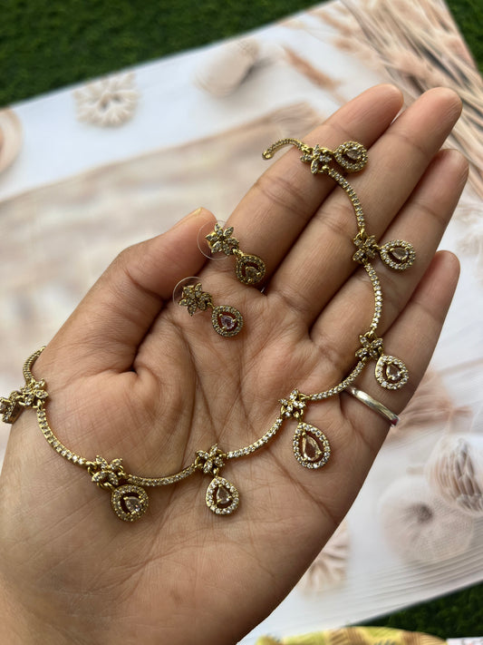 Beautiful curve Necklace with White drops